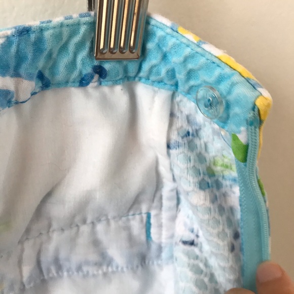 Lily Pulitzer blue daisy pattern shorts - Picture 10 of 10